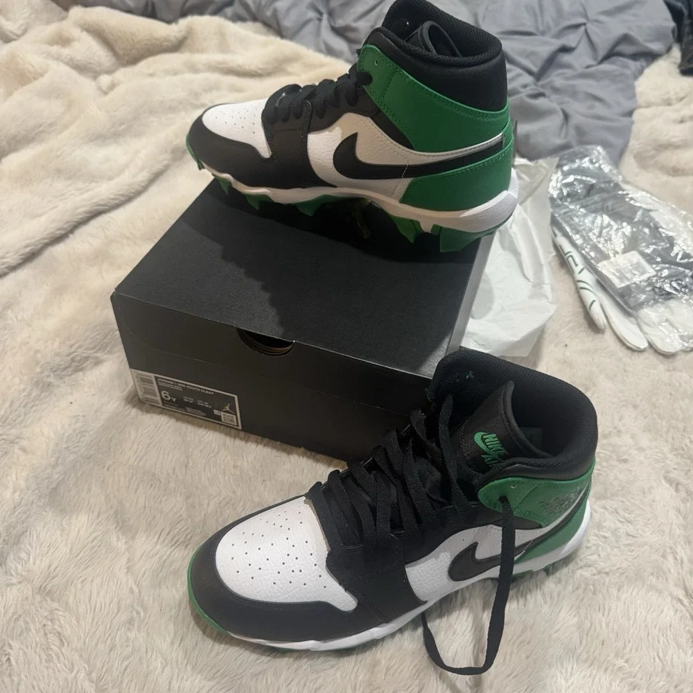 Jordan 1 Mid Cleats Black Lucky Green Big Kids 6Y New In Box